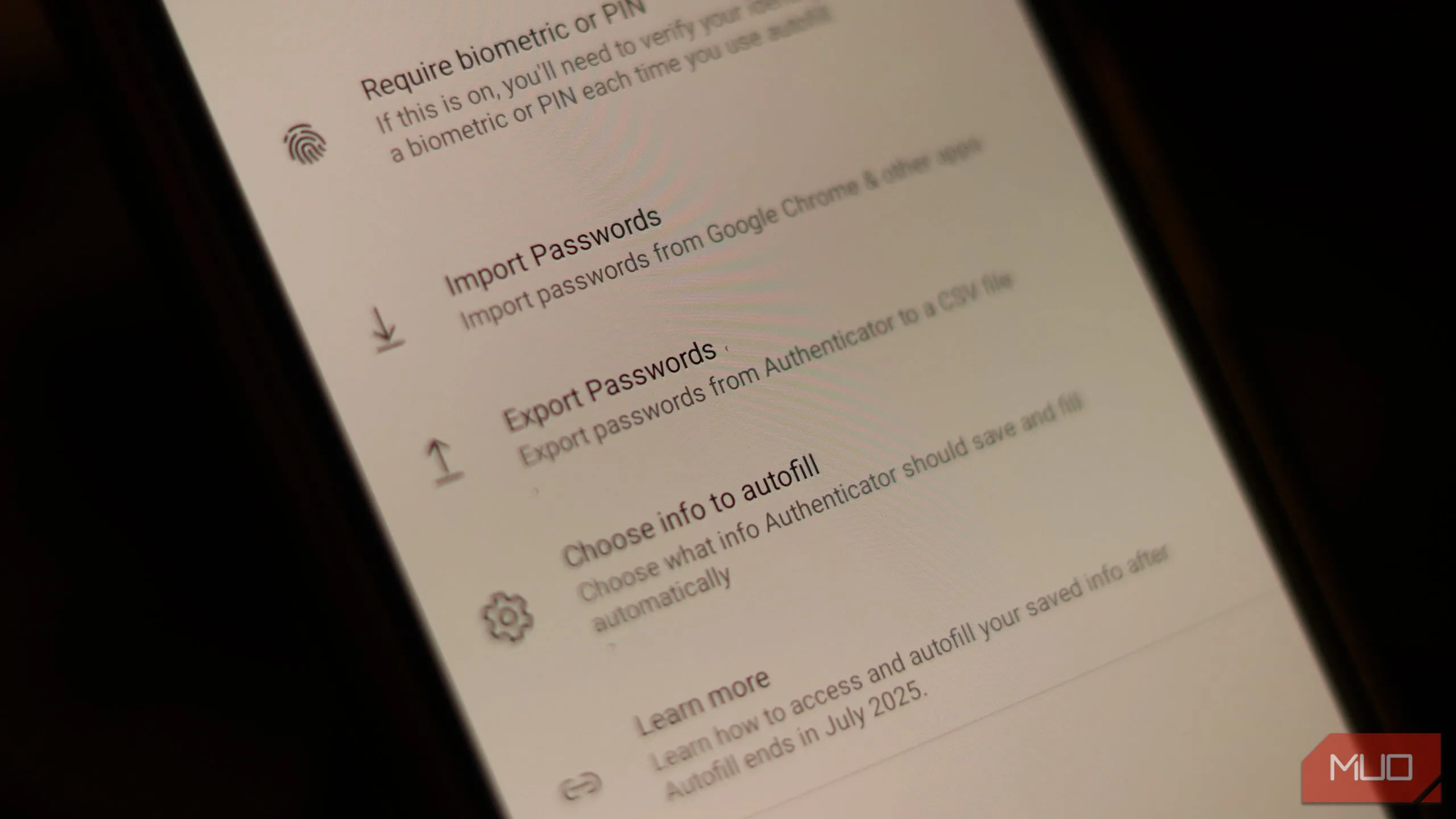 Tùy chọn &quot;Export Passwords&quot; (Xuất Mật khẩu) trong phần cài đặt của Microsoft Authenticator để lưu dữ liệu mật khẩu ra file CSV.