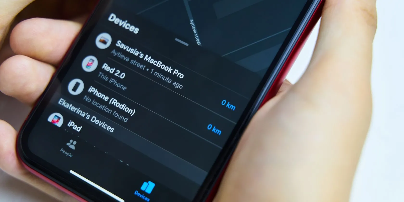 Ứng dụng Find My trên iPhone, minh họa khả năng định vị thiết bị